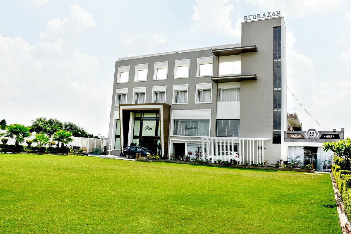 Rudraksh Hotel