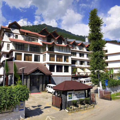 best resorts in Manali
